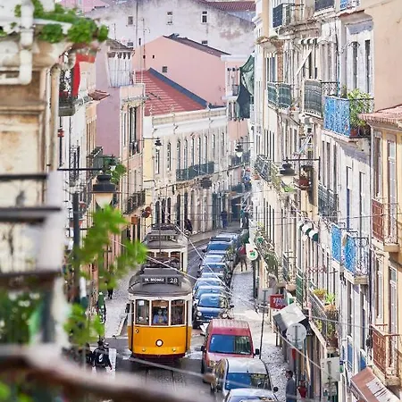 Spacious Bairro Alto With Courtyard, By Timecooler *