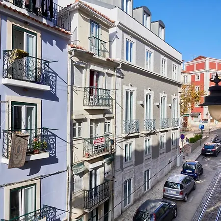 Daire Spacious Bairro Alto With Courtyard, By Timecooler