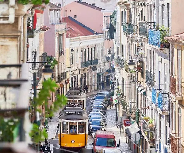 Spacious Bairro Alto With Courtyard, By Timecooler *