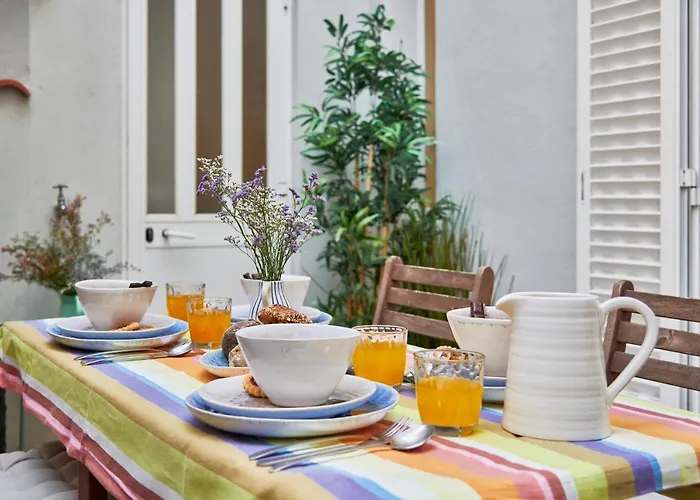 דירה Spacious Bairro Alto With Courtyard, By Timecooler ליסבון