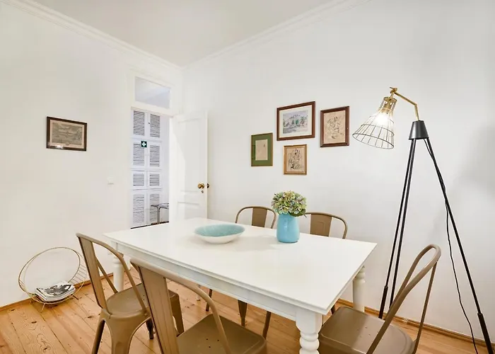 דירה Spacious Bairro Alto With Courtyard, By Timecooler *