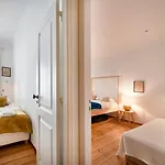 Διαμέρισμα Spacious Bairro Alto With Courtyard, By Timecooler