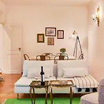 Διαμέρισμα Spacious Bairro Alto With Courtyard, By Timecooler