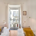 Διαμέρισμα Spacious Bairro Alto With Courtyard, By Timecooler