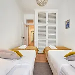 Spacious Bairro Alto With Courtyard, By Timecooler Lisboa