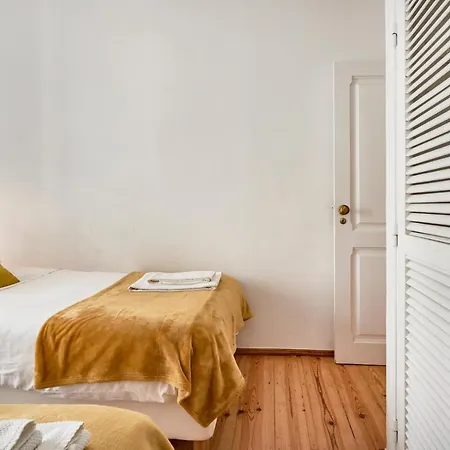 Spacious Bairro Alto With Courtyard, By Timecooler Apartament