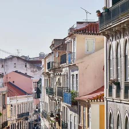 Spacious Bairro Alto With Courtyard, By Timecooler Lizbona