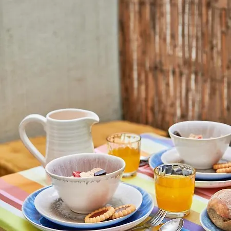 Spacious Bairro Alto With Courtyard, By Timecooler Apartmán *