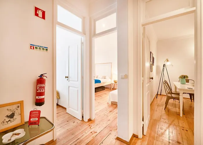 公寓 Spacious Bairro Alto With Courtyard, By Timecooler *