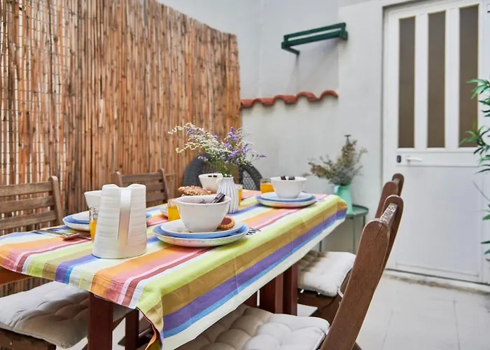 Spacious Bairro Alto With Courtyard, By Timecooler *