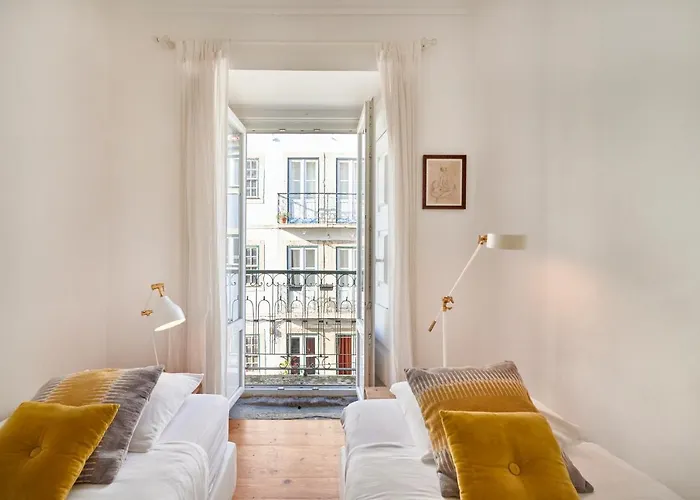 公寓 Spacious Bairro Alto With Courtyard, By Timecooler