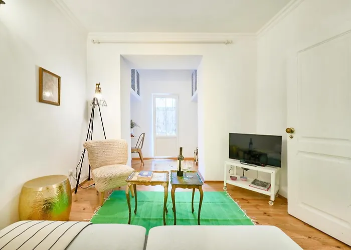 Spacious Bairro Alto With Courtyard, By Timecooler Lisboa